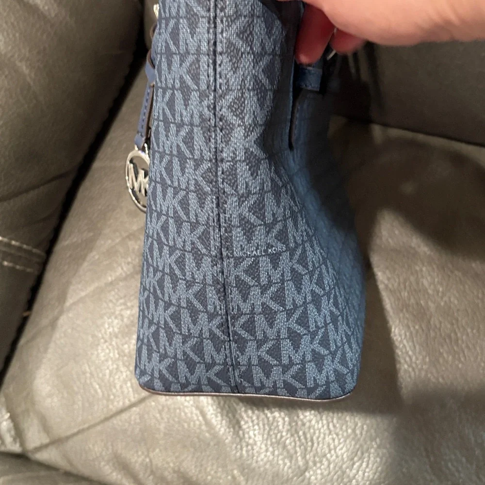 Michael kors jet set travel navy tote